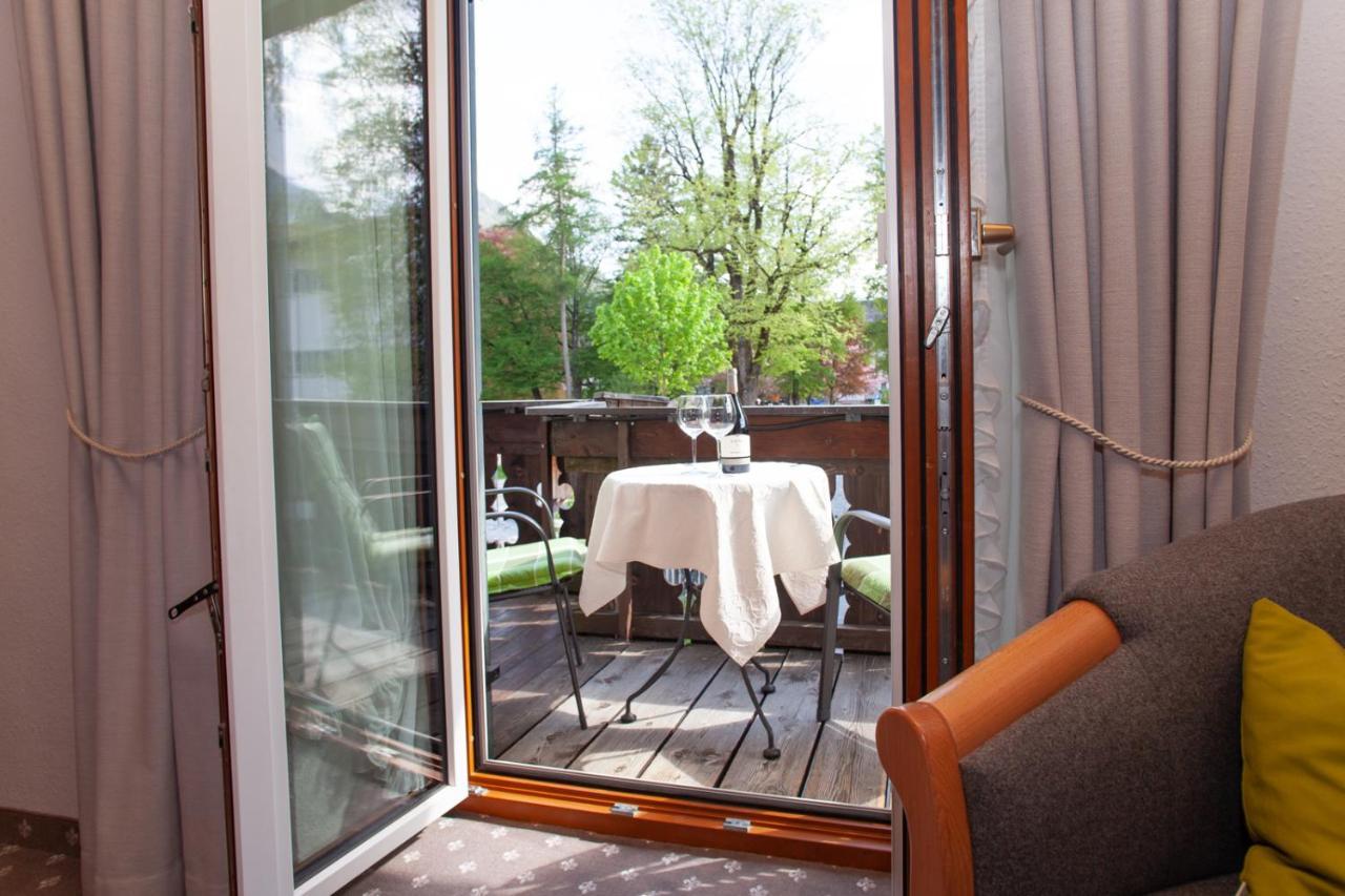 Gaestehaus Sonnenheim Mittenwald Exterior foto